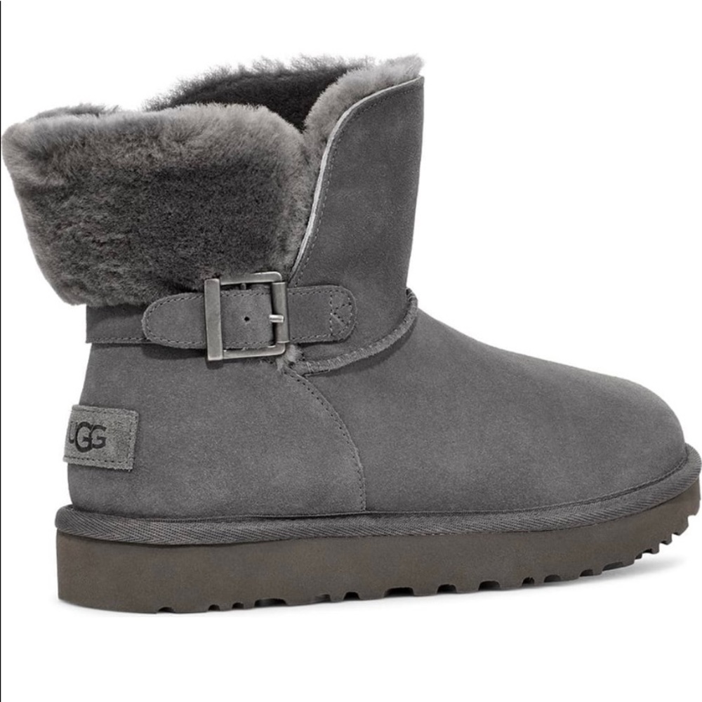 *NWT* UGG Karel Boots